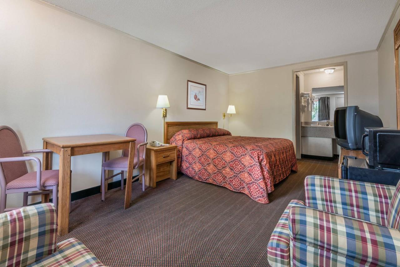 Knights Inn Columbus/Franklinton Dış mekan fotoğraf
